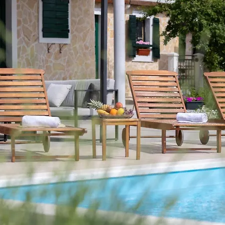Holiday home Terra With Heated Pool