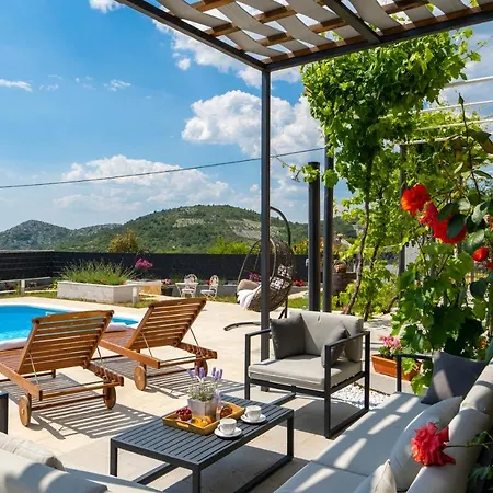 Holiday home Terra With Heated Pool