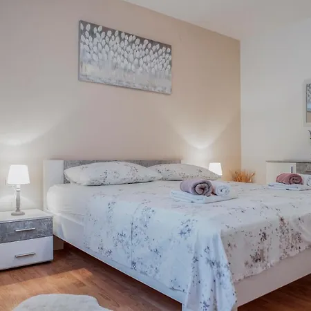 Nyaraló Terra With Heated Pool *