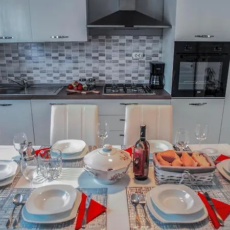 Casa vacanze Terra With Heated Pool Marina