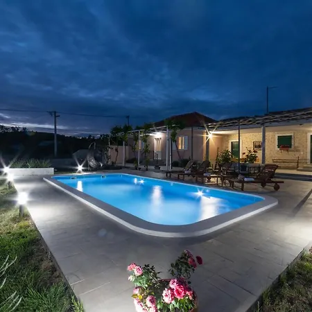 Terra With Heated Pool Marina