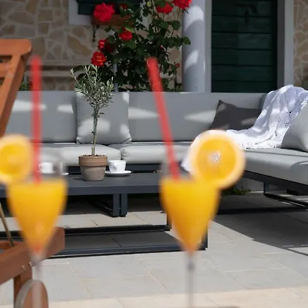 Casa vacanze Terra With Heated Pool Marina