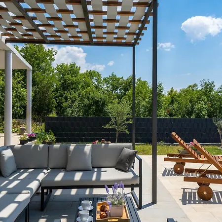 בית נופש Terra With Heated Pool
