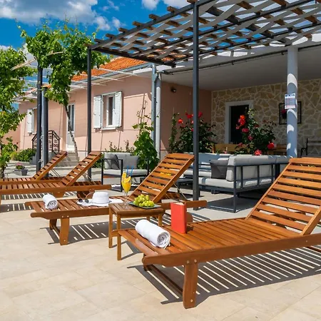 Terra With Heated Pool מרינה