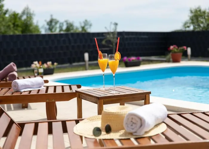Vikendica Terra With Heated Pool