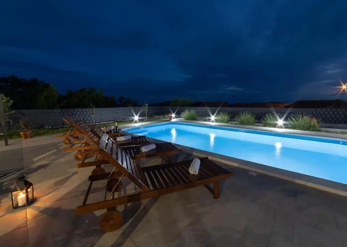 Terra With Heated Pool Marina
