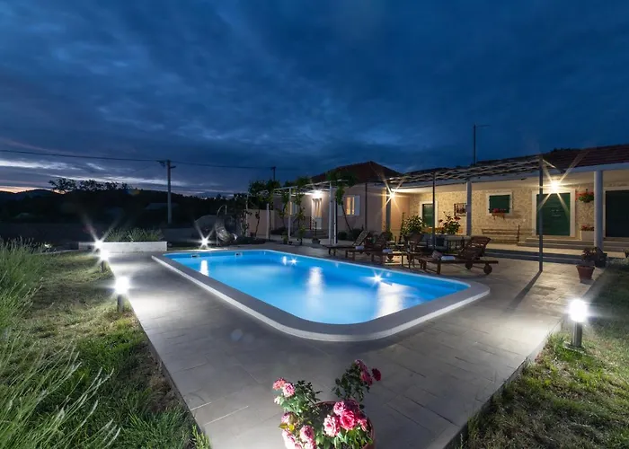 Terra With Heated Pool Marina