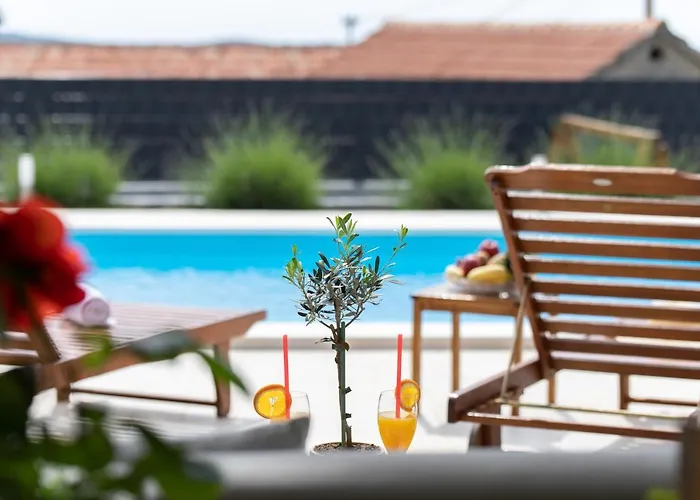 Vikendica Terra With Heated Pool *