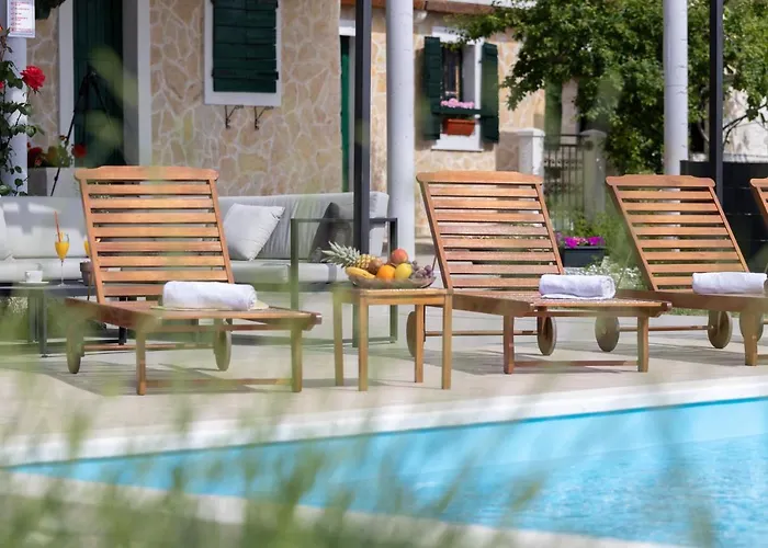 Vikendica Terra With Heated Pool
